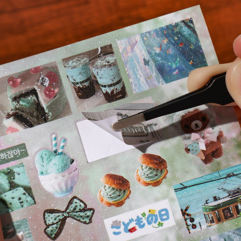 Embellishments For Scrapbooking - Urocza książeczka z naklejkami o tematyce